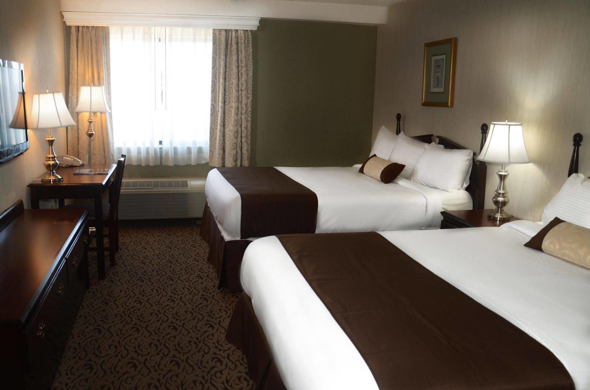 Hotel Wingate By Wyndham Detroit Metro Airport 3*